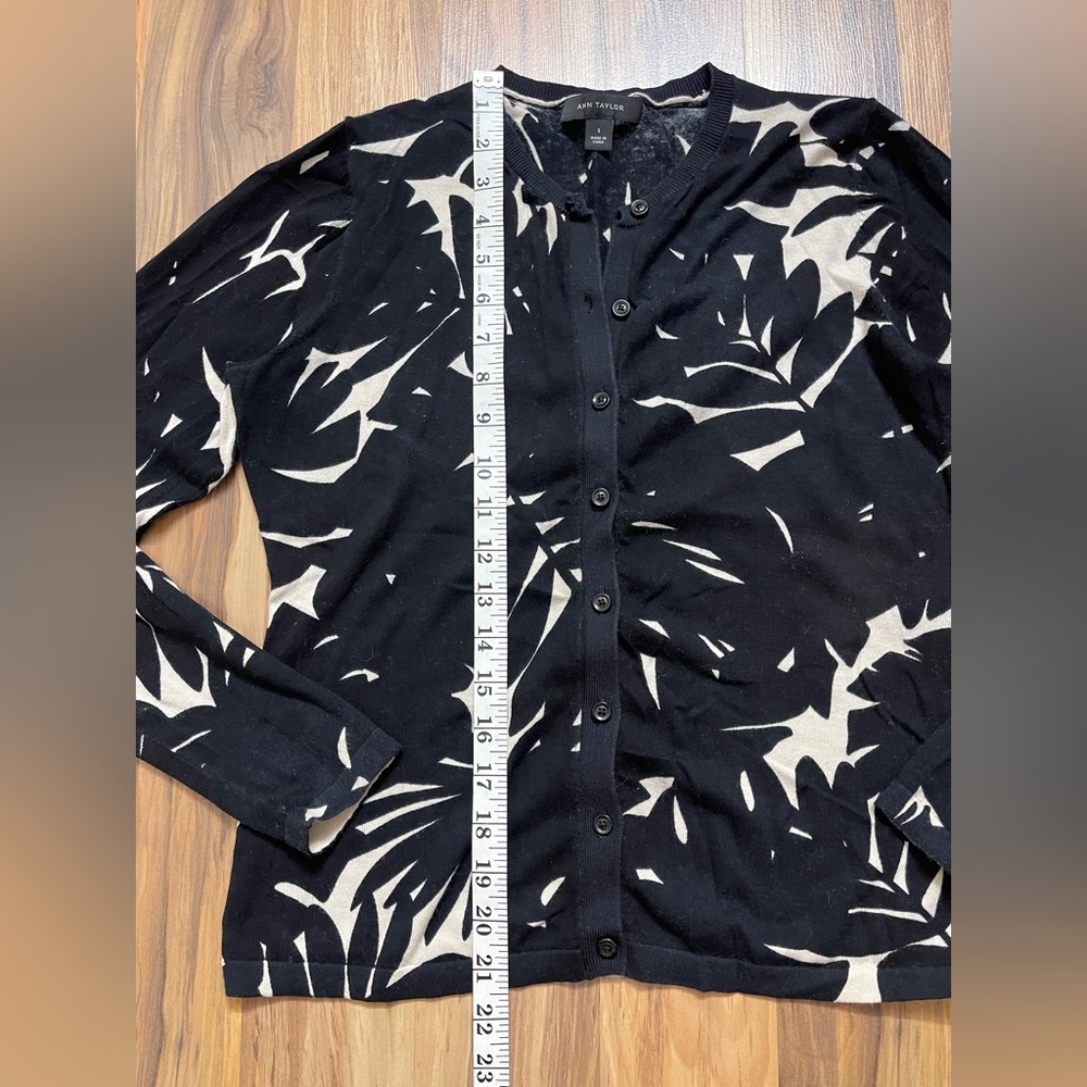 Ann Taylor Tropical Palm Pattern Cardigan Sweater - Picture 5 of 6